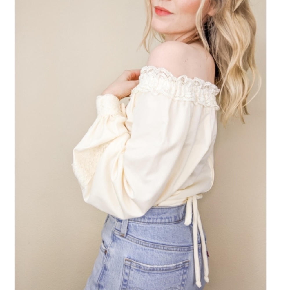 70s Handmade Vintage Lace Blouse - Picture 3 of 10